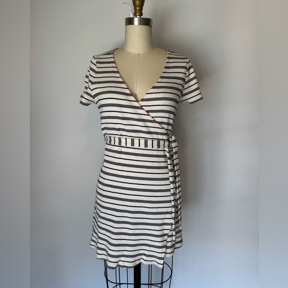 Cotton Stretch white and black Striped Wrap Dress small